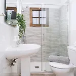 Semesterbostad Home2book Cozy Casa Papa, Bright Terrace & Bbq